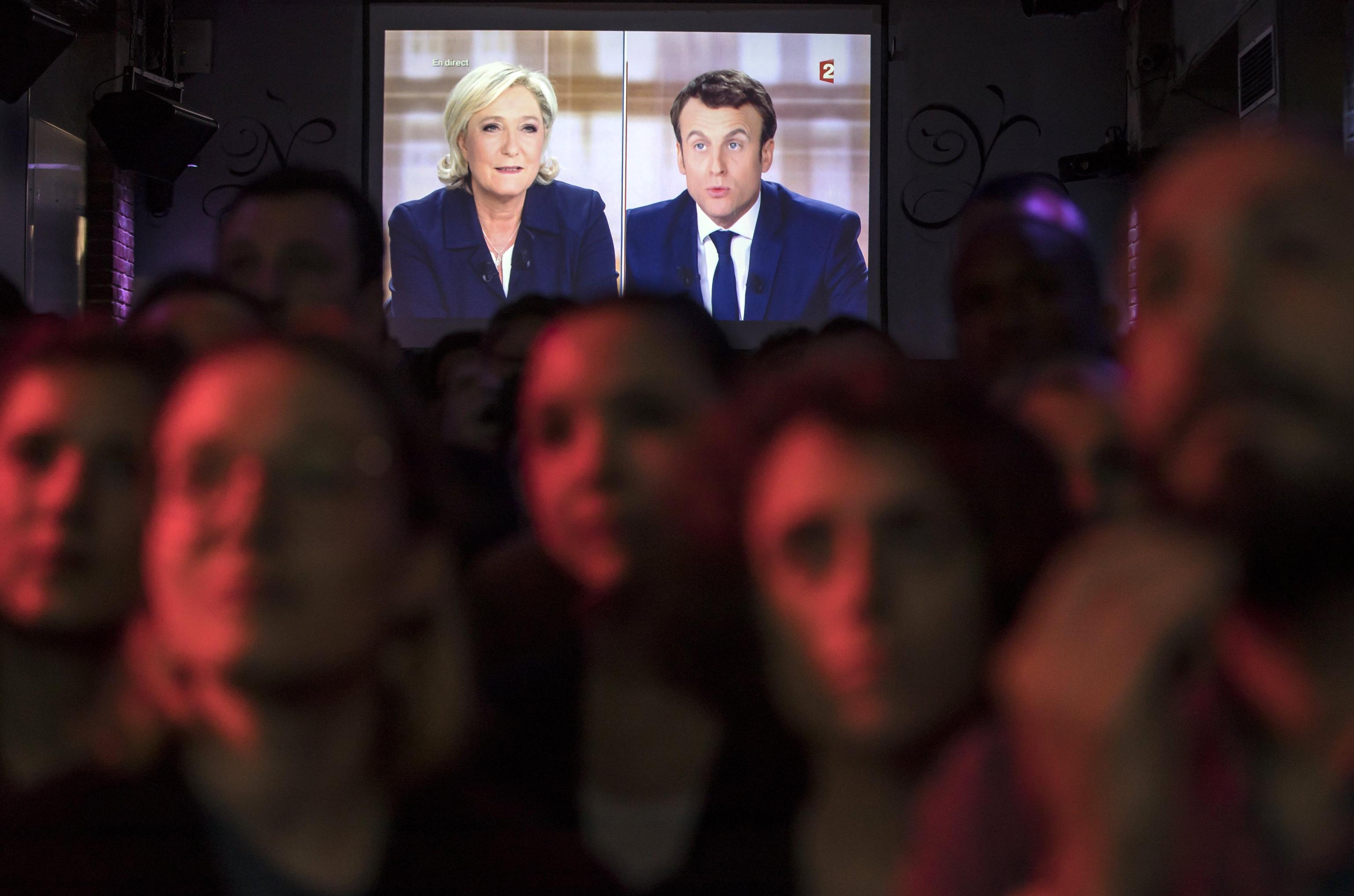 Macron denuncia Le Pen Veleno dopo l’ultimo dibattito tv