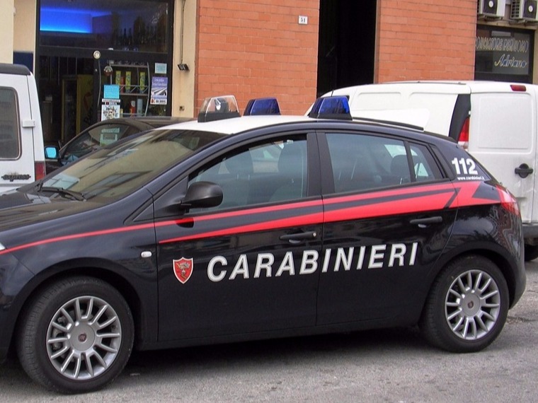 ‘Ndrangheta, 50 arresti in Calabria: sui social si fotografavano armati