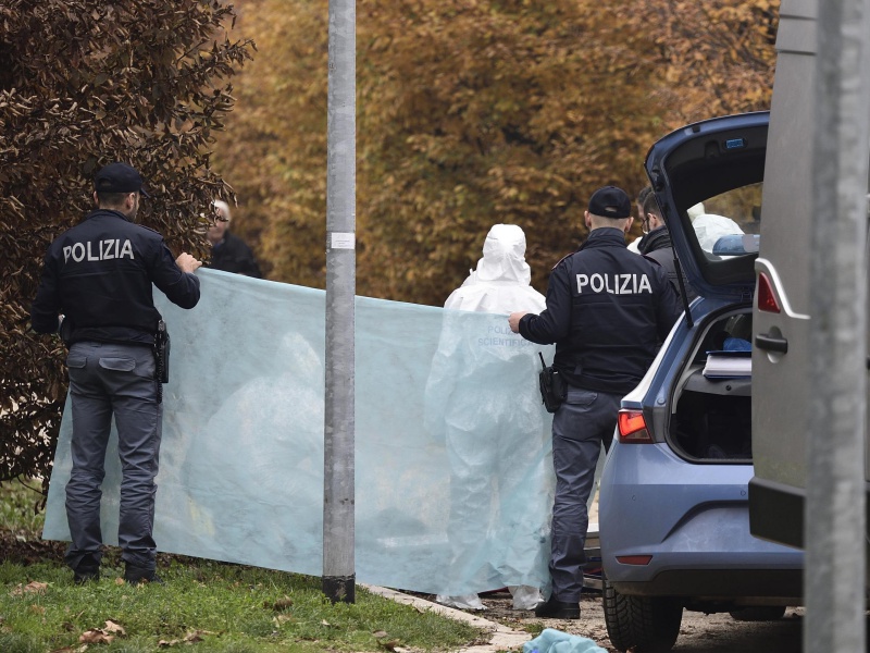 Milano, donna di 67 anni accoltellata a Villa Litta: si indaga per omicidio