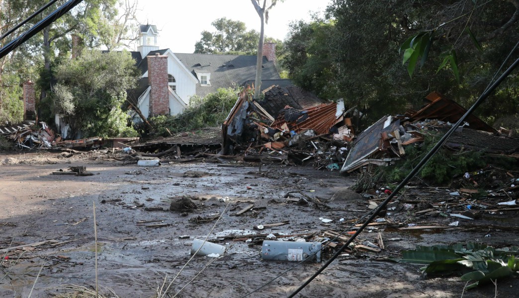 Cento case sono state distrutte, altre trecento danneggiate