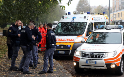 Metro, brusca frenata sulla linea rossa: 14 passeggeri feriti