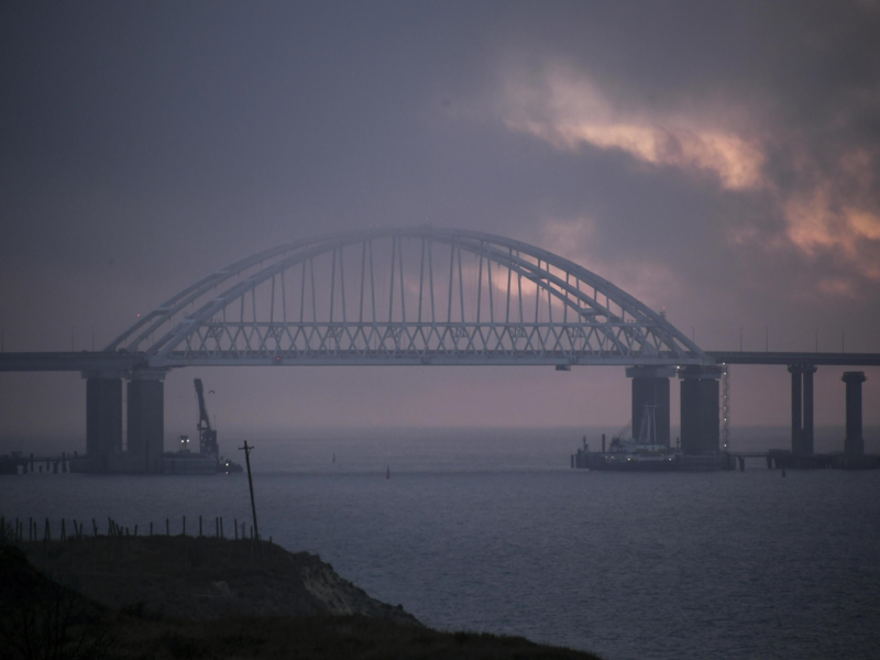 Crimea, ponti colpiti da Kiev. La Russia minaccia attacco a Zaporizhzhia