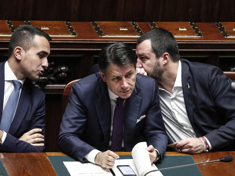 Manovra, si va verso la fiducia. Di Maio: «Nessun aumento dell’Iva»