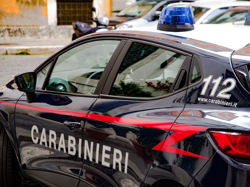 Milano, notte di violenza in centro: sei rapine in un’ora