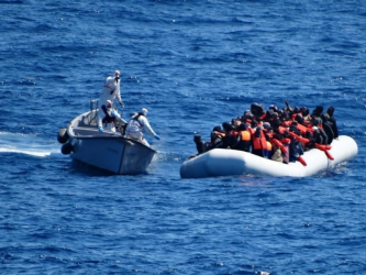Naufragio di migranti nel mar Egeo: otto morti, di cui 6 bambini