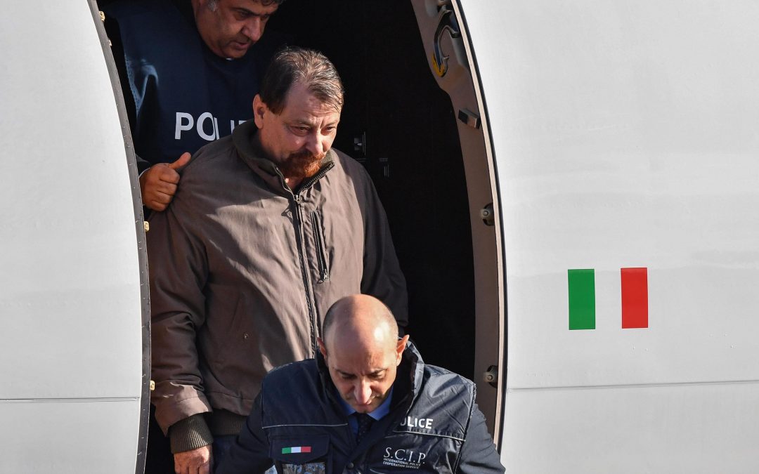 Terrorismo: Battisti arriva in Italia. Per lui «ergastolo senza benefici»
