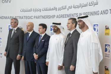 Eni acquisisce il 20% di ADNOC, anche Conte ad Abu Dhabi