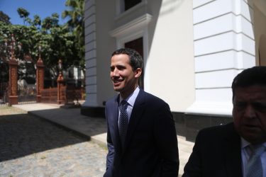 Maduro, tempo scaduto. L’Europa si schiera con Guaidò