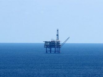 Trivelle nel mar Ionio: rischi e paure dell’energia sotto il mare