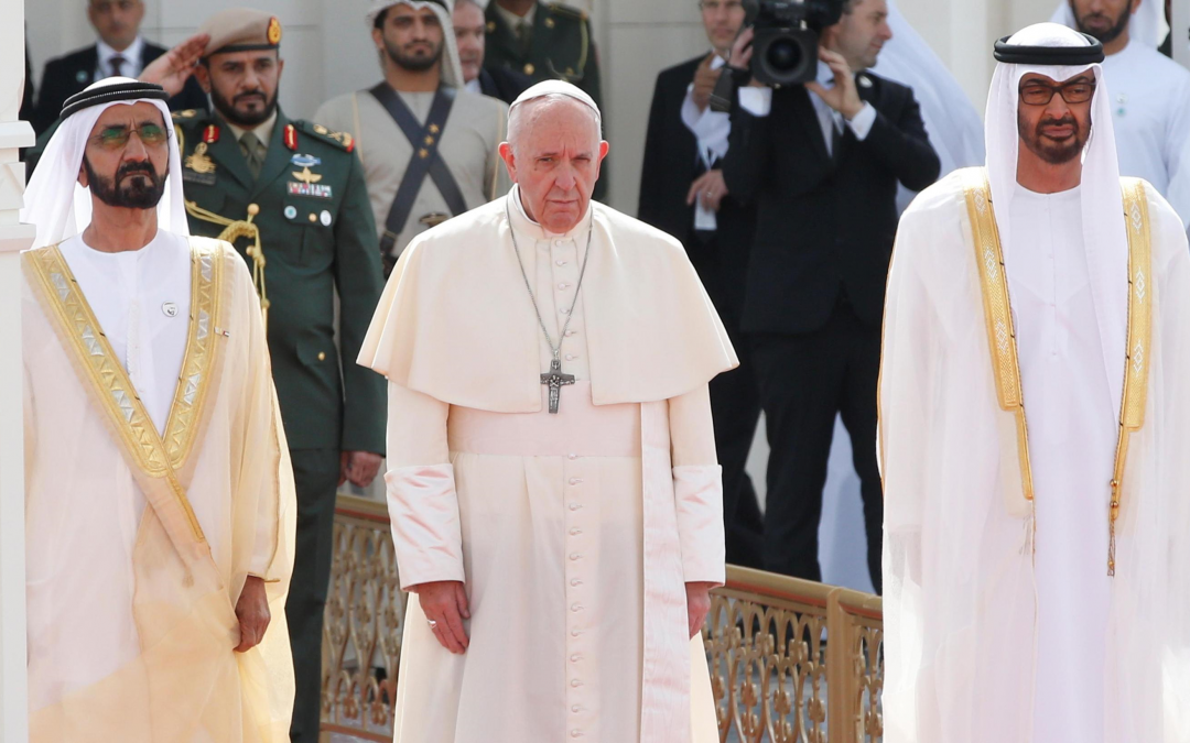 Il Papa negli Emirati: «Per la pace contro gli estremismi»