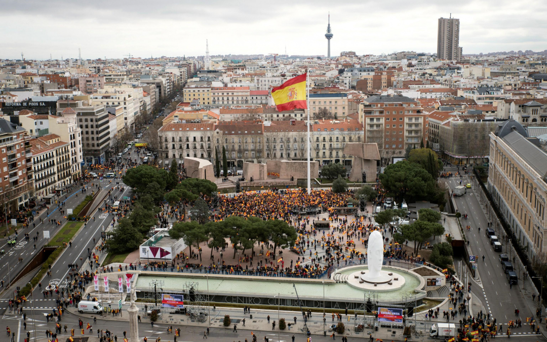 Spagna, la destra contro Sànchez:  “Catalogna? Nessun dialogo”