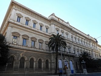 Bankitalia, il governo vuole azzerare i vertici ma è scontro con il Quirinale