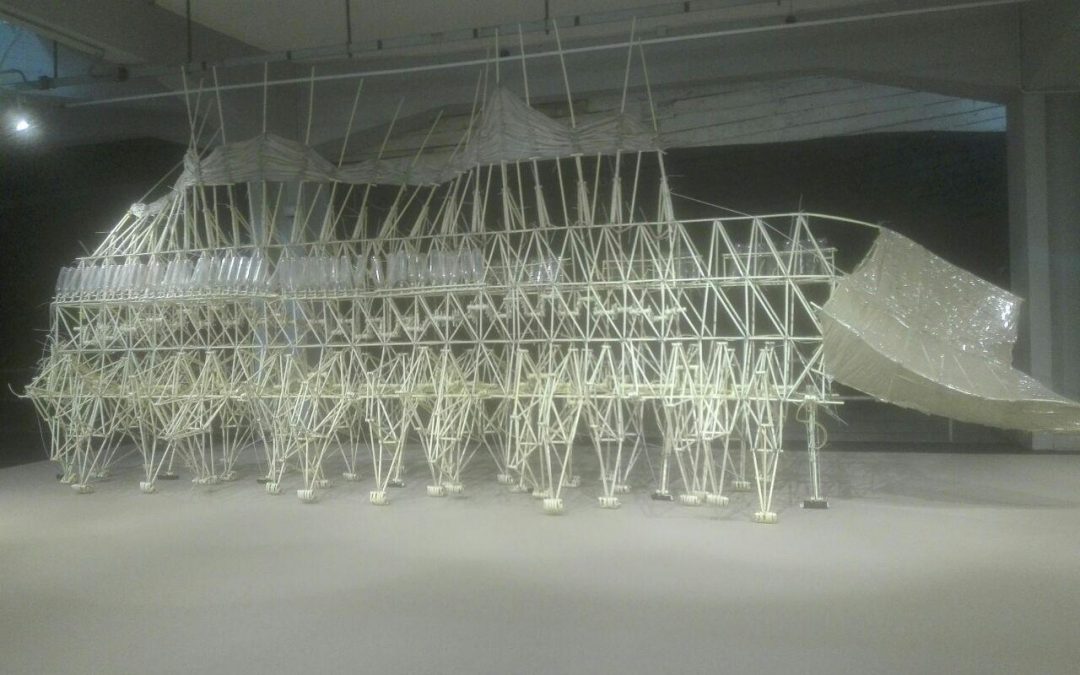 Sculture vive: Theo Jansen in Italia nel segno di Leonardo