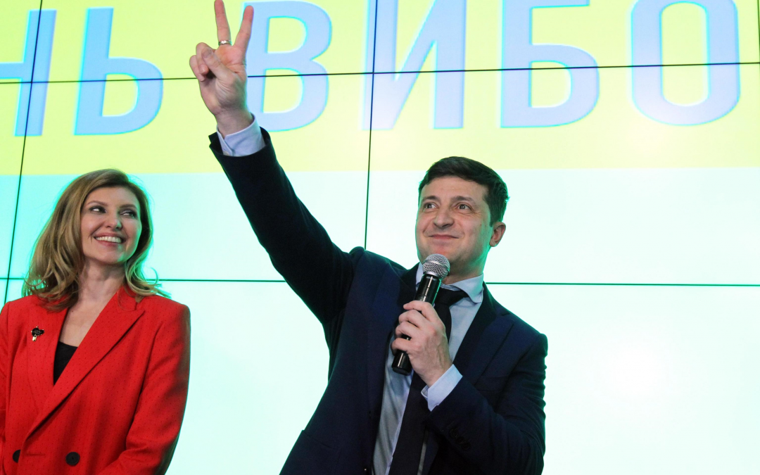 Elezioni Ucraina: il comico Zelensky al ballottaggio con Porošenko