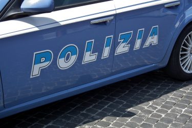 Prostituzione: ex carabiniere arrestato con il figlio per sfruttamento