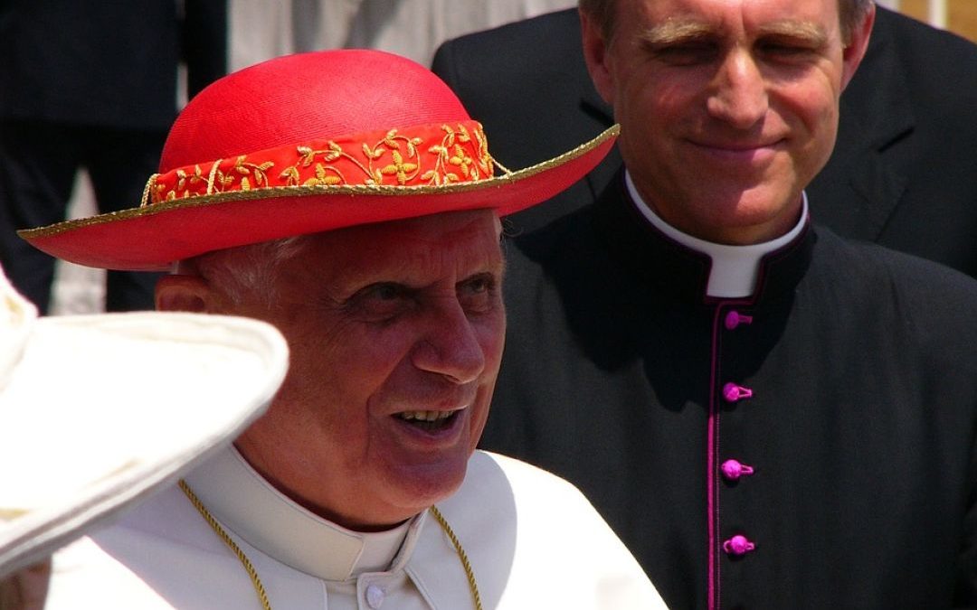 L’affondo di Ratzinger: il ’68 ha sdoganato la pedofilia