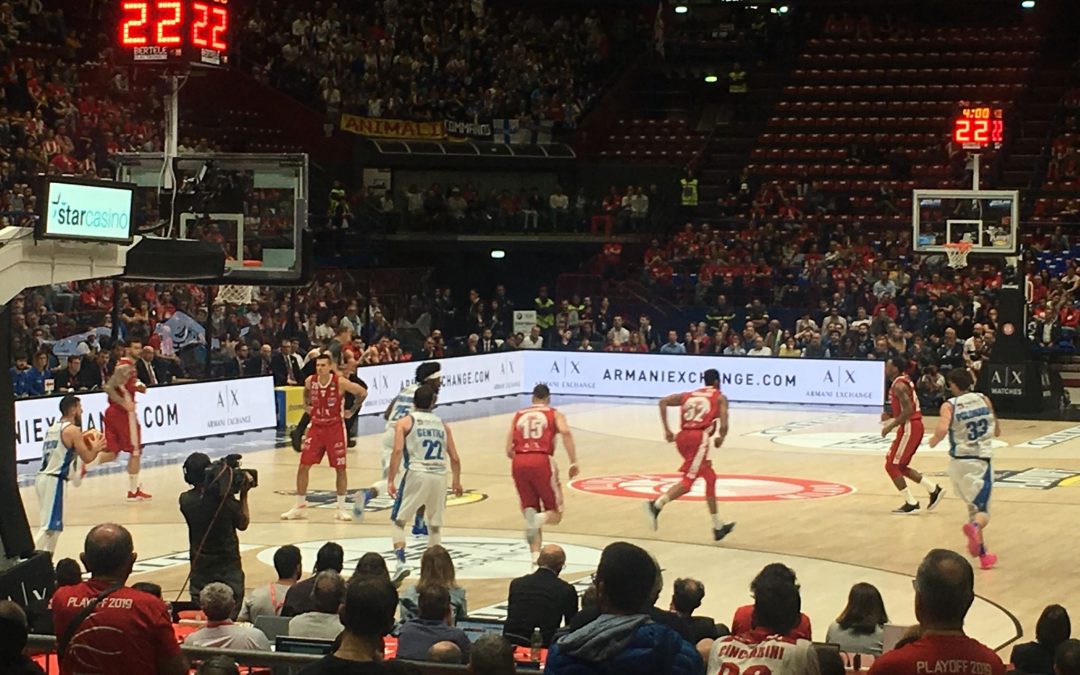 Basket, Sassari sbanca Milano e si porta in vantaggio nella serie