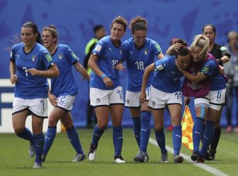 Tempi ridotti e campi più piccoli, così lo sport si adatta alle donne