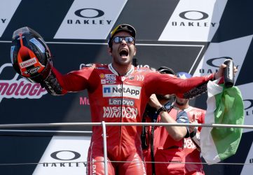 Mugello, primo acuto per Petrucci. Giornata «no» per Valentino: fuori per caduta