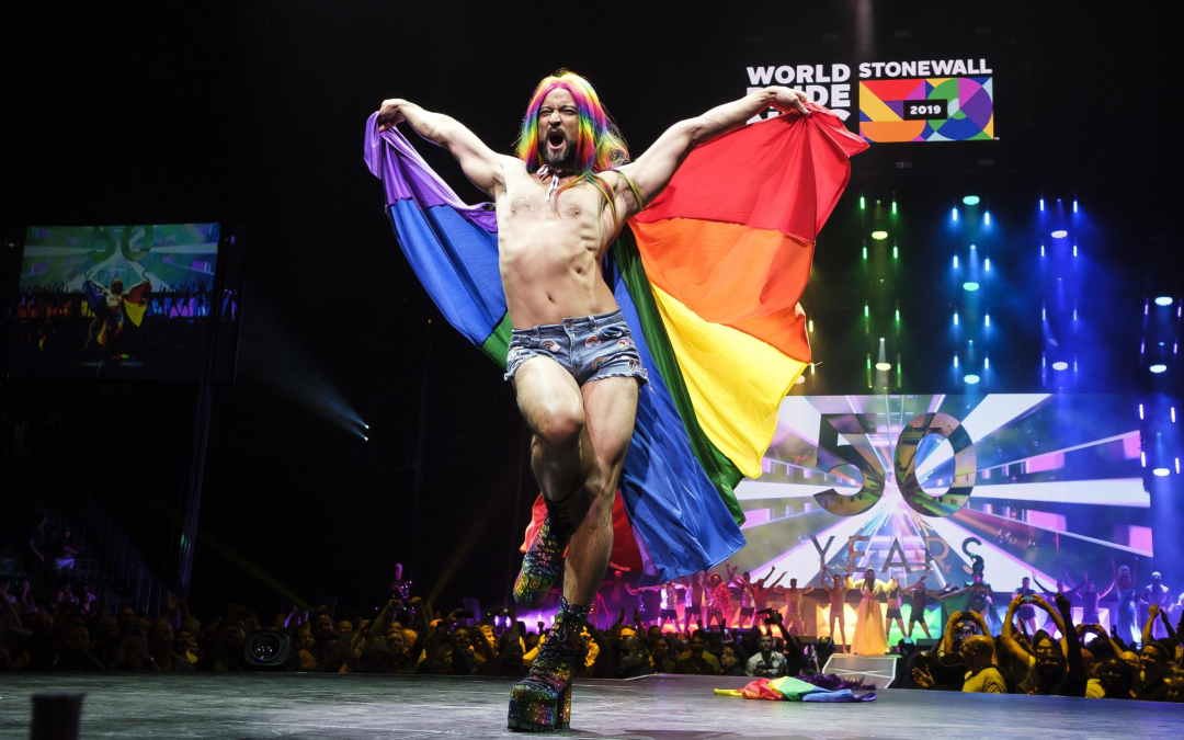 Gay Pride, New York festeggia i 50 anni della rivolta di Stonewall / FOTO