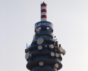 Mediaset guarda a un’alleanza europea, titolo in rialzo a Milano