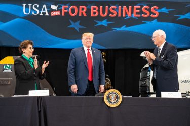 La riforma fiscale di Trump: 1.500 miliardi di tagli, favoriti imprese e ceti alti