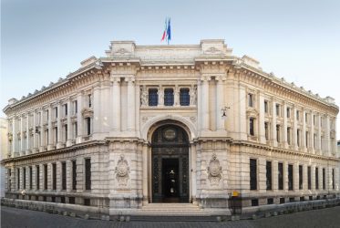 Debito, nuovo record ad Aprile: più 15 miliardi in un solo mese