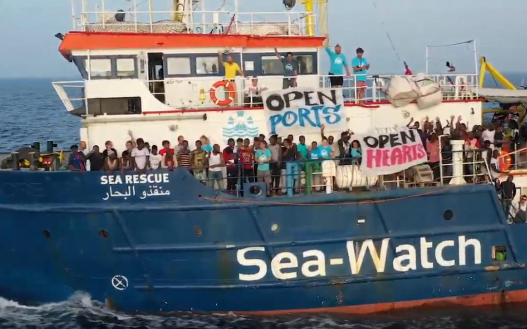 Sea Watch, Salvini: «Spero arrestino l’equipaggio»
