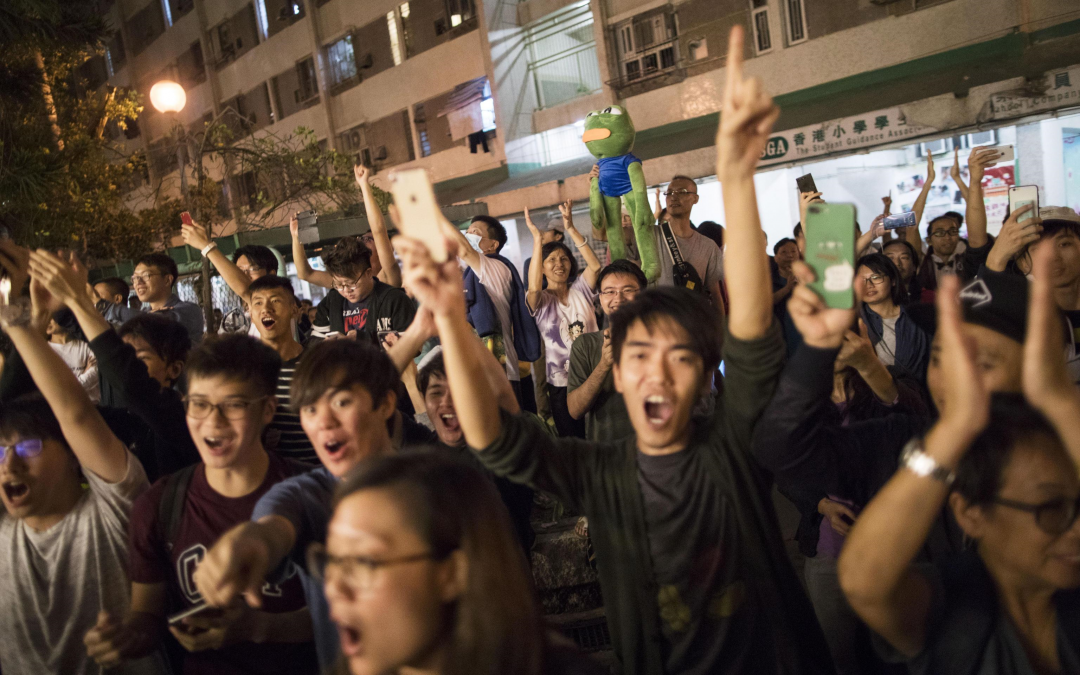Hong Kong, il fronte pro-democrazia stravince le elezioni locali