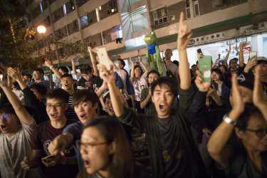 Hong Kong, il fronte pro-democrazia stravince le elezioni locali