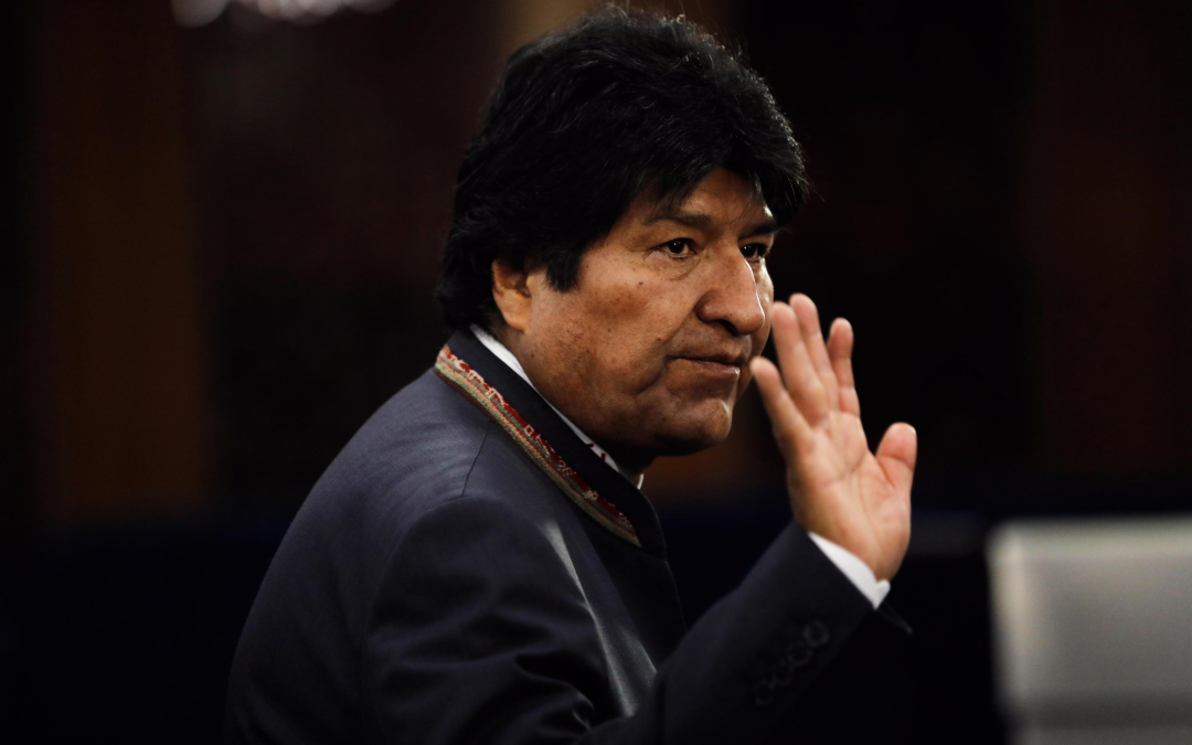 Bolivia, Morales si dimette e fugge da La Paz: scatta l’ordine di cattura