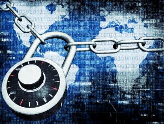 Amnesty: «Facebook e Google violano i diritti umani»