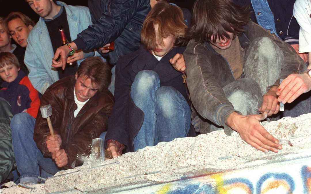 Berlino, trent’anni fa il crollo che cambiò l’Europa e il mondo