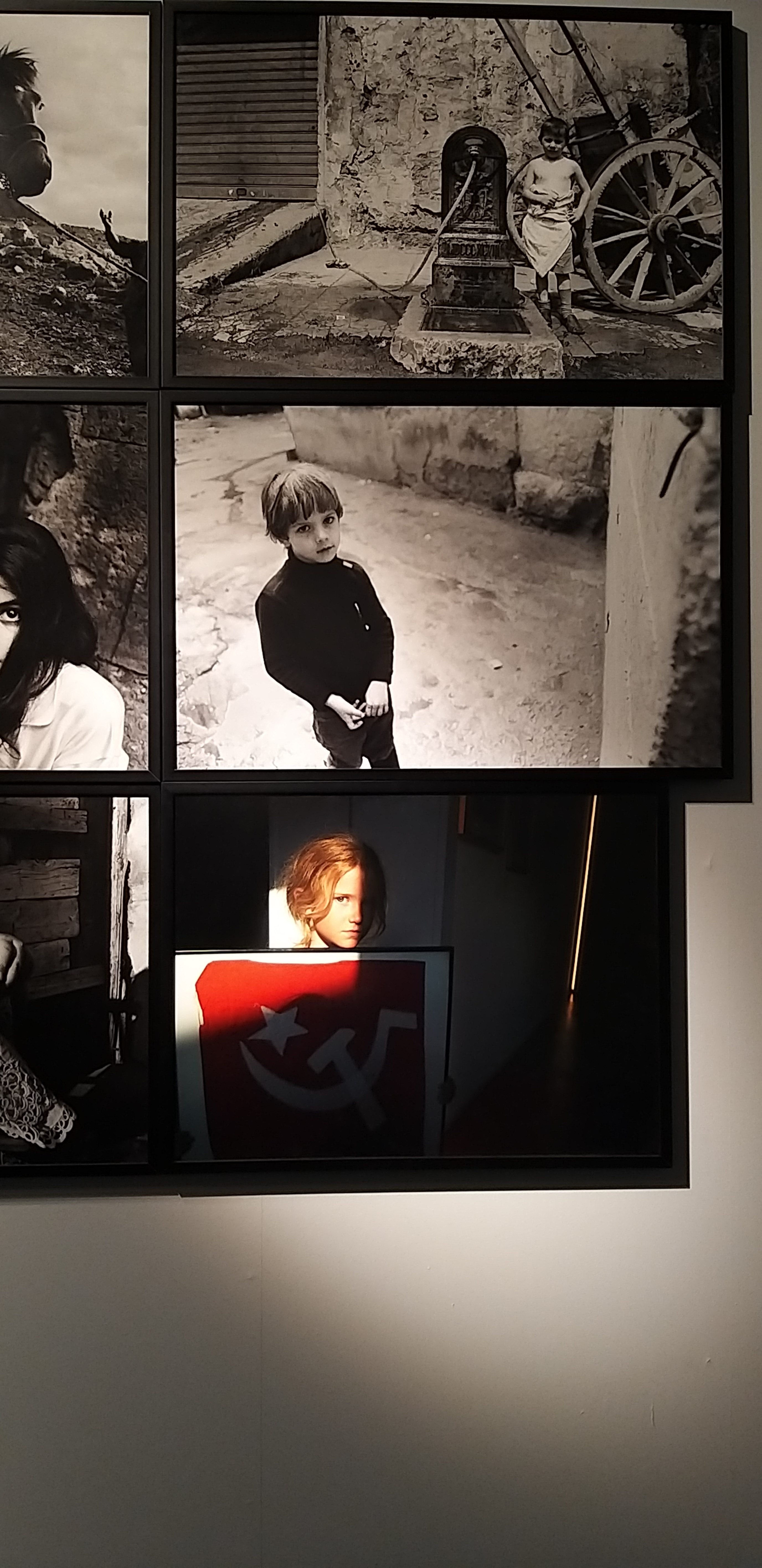 "Storie di strada" è la retrospettiva dedicata a Letizia battaglia. Foto di mafia, di Palermo, di donne, di bambini della fotografa palermitana