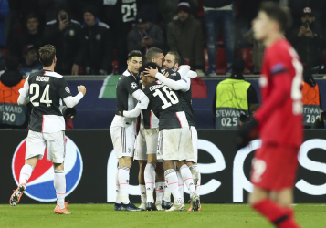 Champions, incubo Napoli: c’è il Barcellona. Sorridono Juve e Atalanta