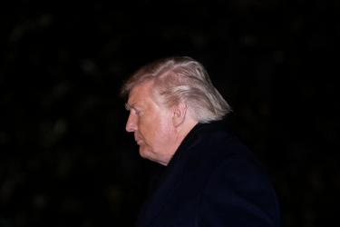 Usa, Trump sotto impeachment. Approvati i due capi d’accusa