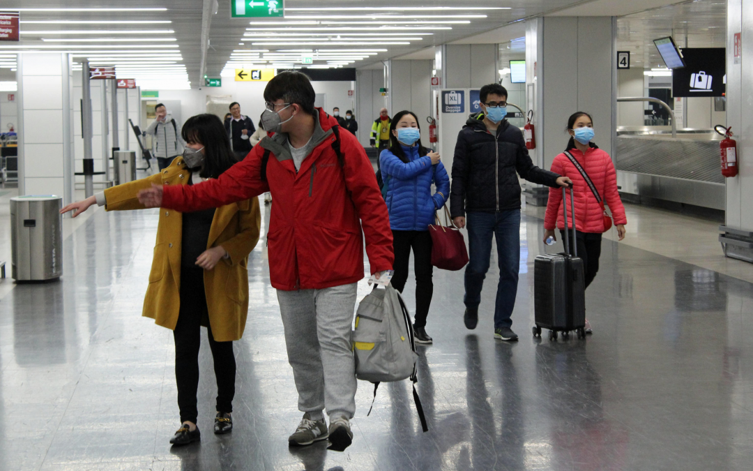 Virus Cina, controlli a Fiumicino sul volo Wuhan-Roma. «Stanno tutti bene»