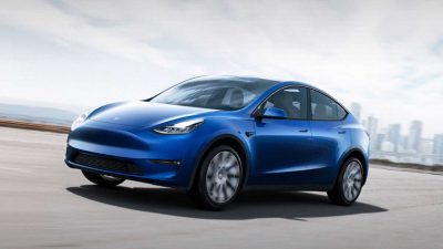 Tesla supera i 100 miliardi di capitalizzazione e stacca Volkswagen