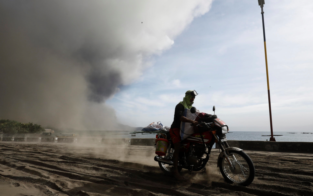 Manila, allerta per eruzione vulcano Taal: migliaia di persone evacuate