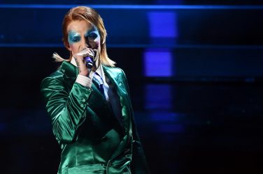 Achille Lauro sulle rivelazioni di Corona: «Gossip di questo tipo non molto diverso dalla violenza sulle donne»