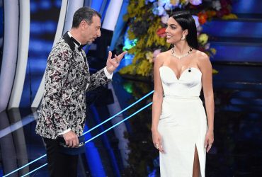 Sanremo 2020, terza serata: Benigni recita l’amore, il tango di Georgina illumina l’Ariston