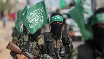 A Gaza Hamas conferma la tregua: «Rilasceremo gli ostaggi come previsto»