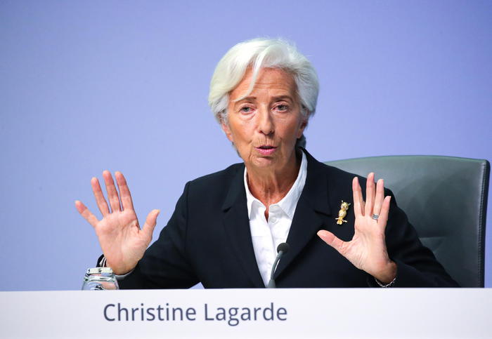 Lagarde: «Crescita moderata, preoccupa il coronavirus»