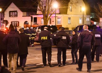 Usa, agenti anti-immigrazione uccidono una donna disarmata. Trump: “Era turbolenta”