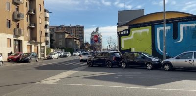 Via Tertulliano, la strada degli incidenti ancora senza segnaletica