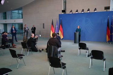 Coronavirus Germania, vietati assembramenti. Merkel in quarantena