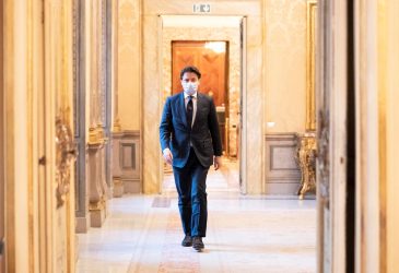 Coronavirus, Decreto rilancio: verso accordo su regolarizzazione migranti
