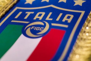Coronavirus: calcio, si riapre tra le polemiche. «Fine campionati entro 20 agosto. Stop dilettanti»