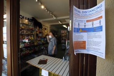 Coronavirus: in Usa testa o croce per decidere chi intubare, il Brasile verso il collasso sanitario