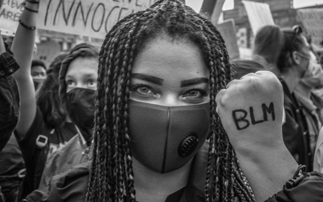 George Floyd, le foto della manifestazione Black Lives Matter a Milano